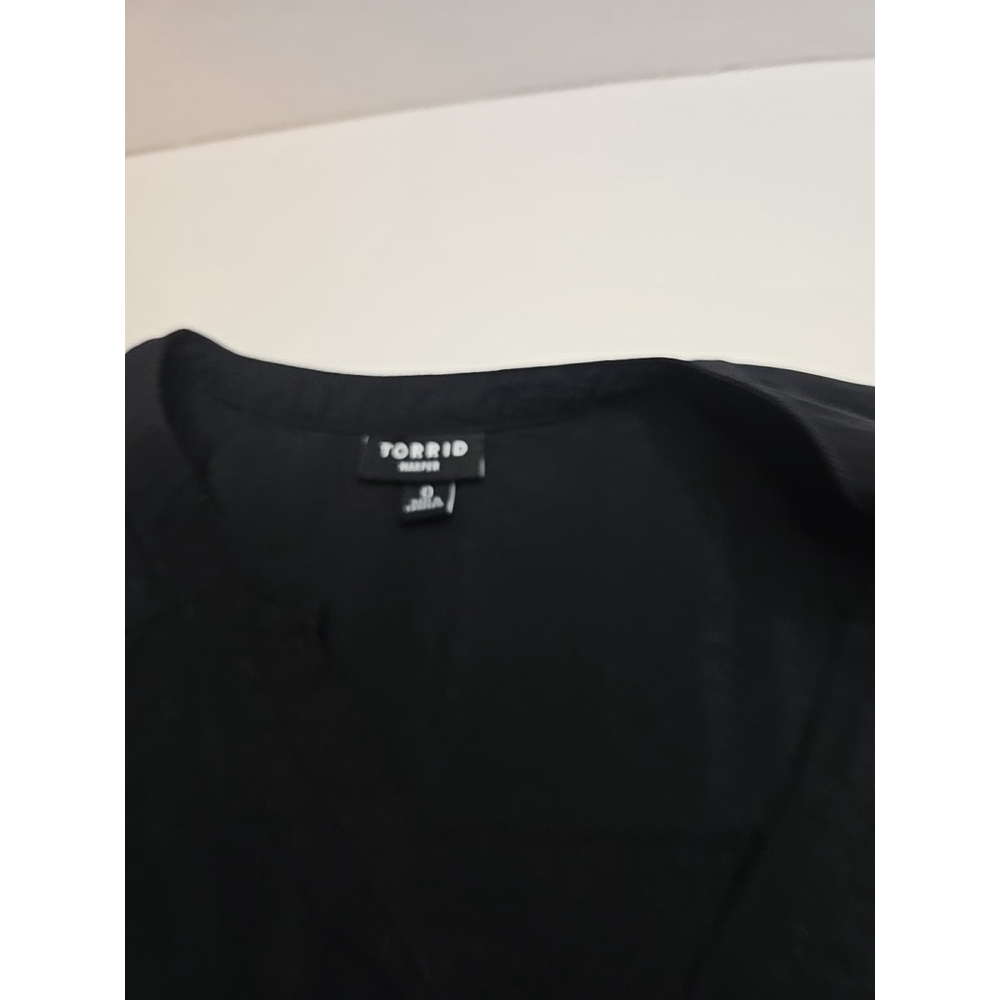 Torrid Size 0 Harper Blouse Black Crepe Flutter Sleeve Work Office Top - Picture 4 of 9